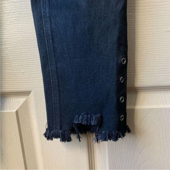 Forever 21 Black Ankle Cropped Jeans Size 28 Frayed Hem - Picture 4 of 13